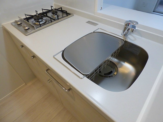 キッチン　フローリング・建具の色は要確認