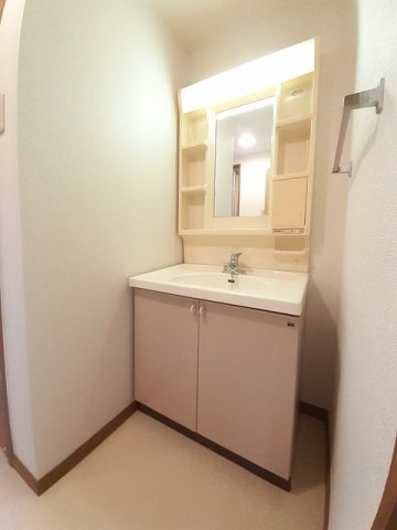 洗面設備　コンパクトで使いやすい洗面所