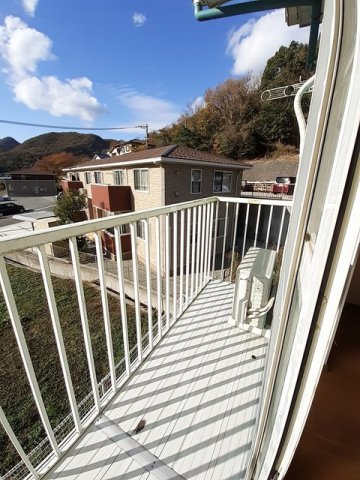 バルコニー　外からの目が気にならないバルコニーで洗濯物が干せます