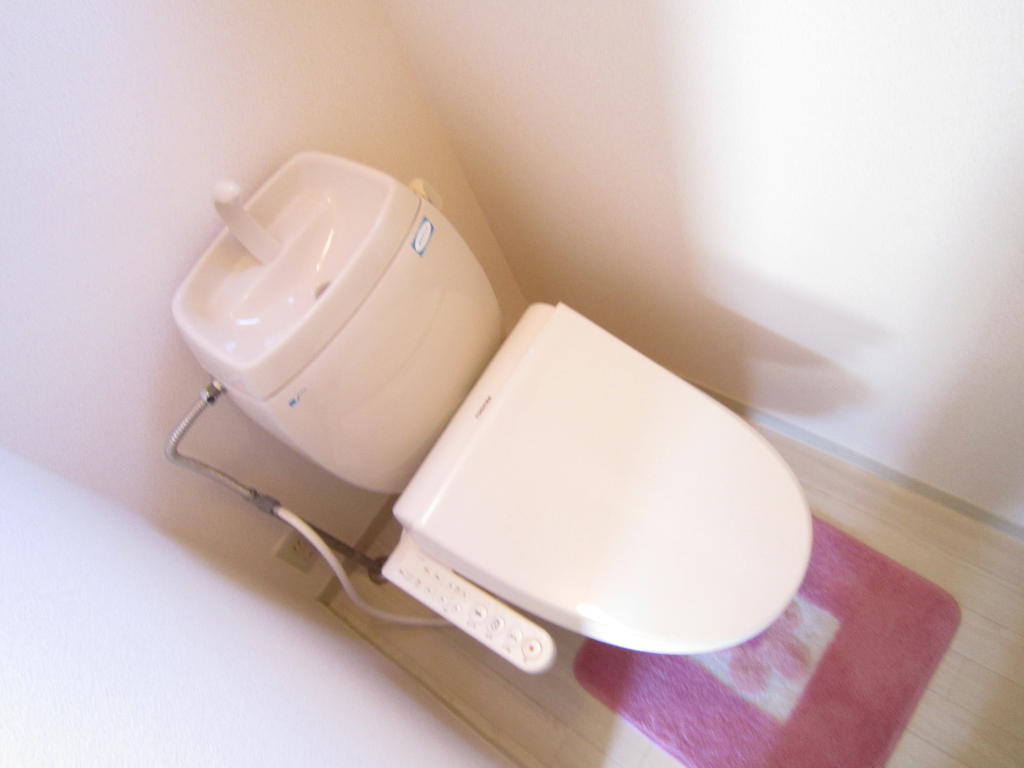 トイレ　トイレ・窓付き