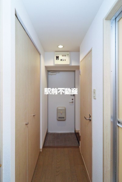 玄関　※同マンション別部屋