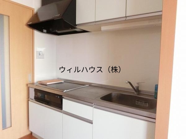 キッチン　３口ＩＨコンロ付きシステムキッチン！