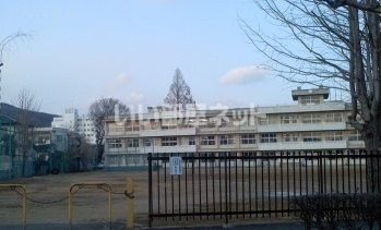 中学校　福島市立第二中学校（中学校）まで683m