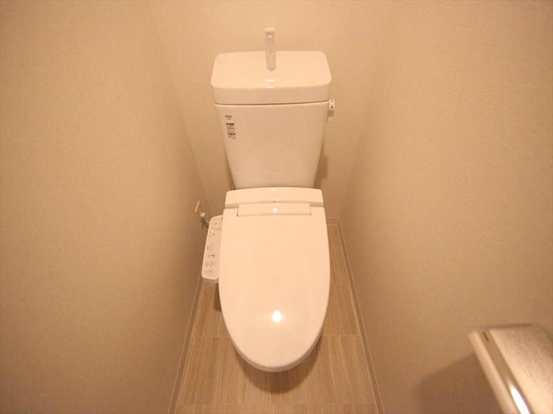 トイレ　温水洗浄暖房便座付トイレ