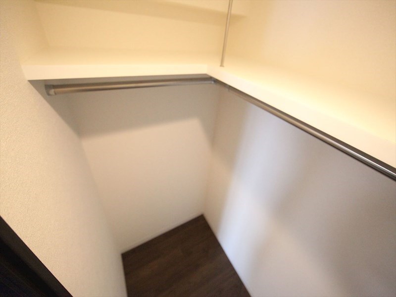 収納　ウォークインクローゼット（収納充実してます）