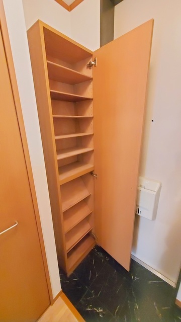 玄関　★※別号室の写真です　シューズボックス★