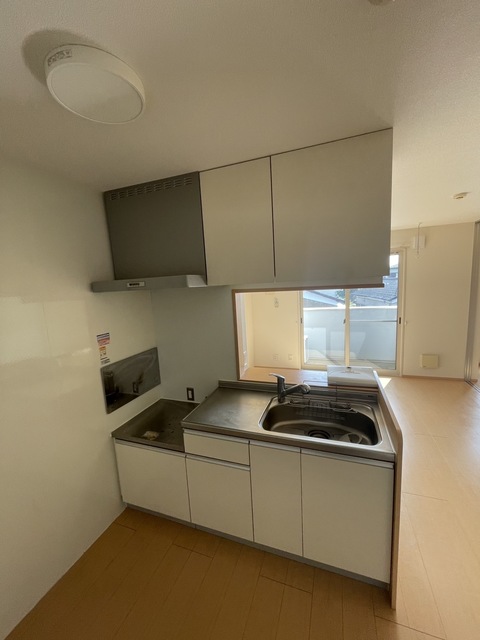 キッチン　別部屋参考写真です