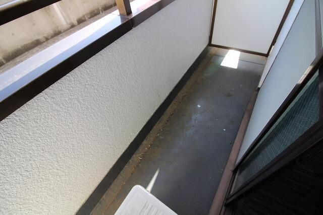 バルコニー　陽当たり良好なバルコニーです