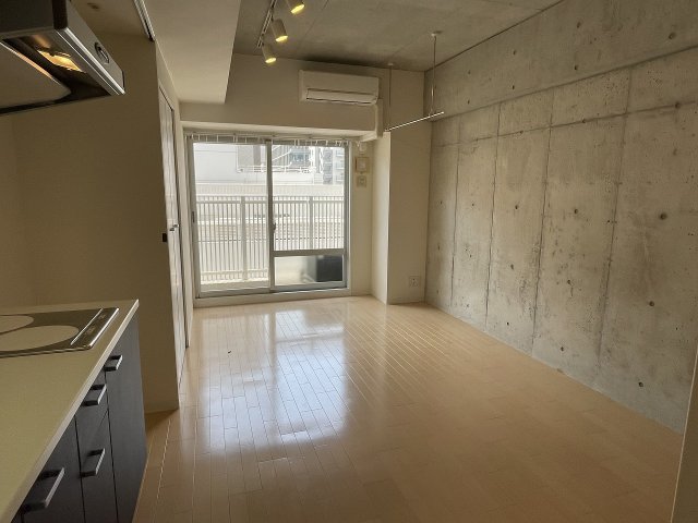 居室・リビング　こちらのリビングで趣味の時間をお楽しみください