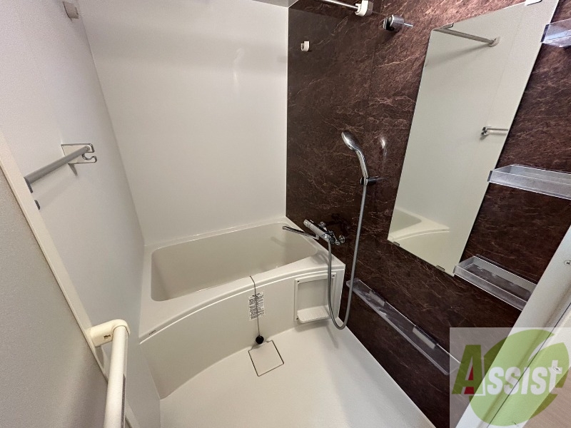 バス・シャワールーム　お風呂になります。一日の疲れを癒してくださいね。