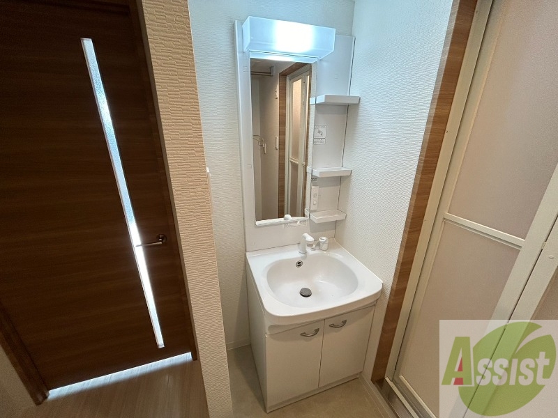 洗面設備　こちらに洗面台があります。朝の洗顔はこちらで。