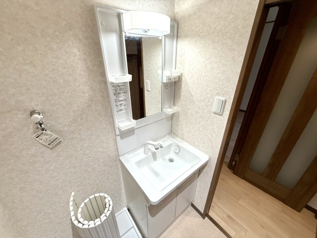 洗面設備　洗面化粧台ついています♪