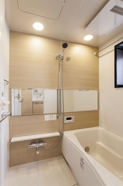 バス・シャワールーム　落ち着いた空間のお風呂です