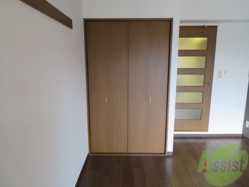 収納　こちらはクローゼットでございます。中は後ほどご紹介致します。