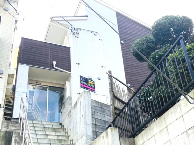 建物外観　現代風のシンプルなデザインの外観