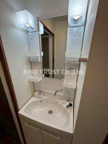 洗面設備　使いやすい洗面所です