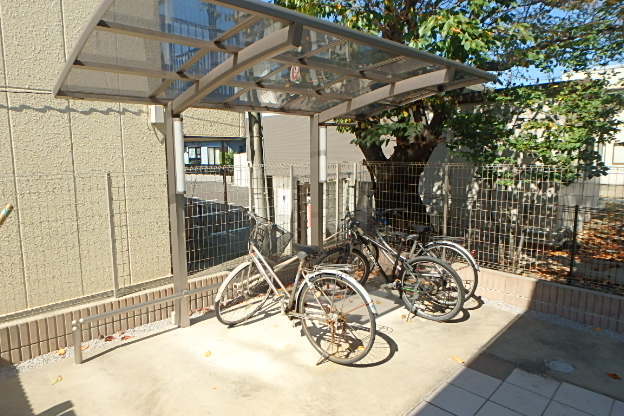 その他共有部分　敷地内の自転車置き場♪