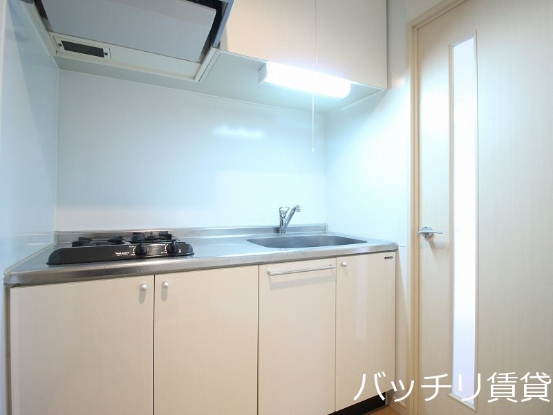 キッチン　※同型タイプ写真の為、現状優先。