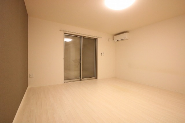 居室・リビング　※同物件別号室写真となります。