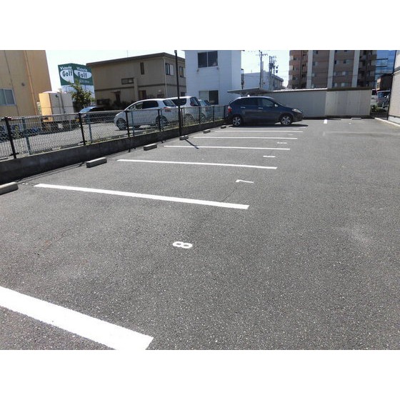 駐車場　敷地内１台込み♪