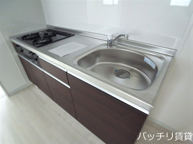 キッチン　別号室タイプの為、現状を優先いたします