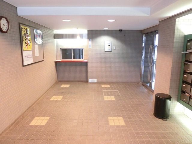 エントランス　★オートロック付きのエントランス★