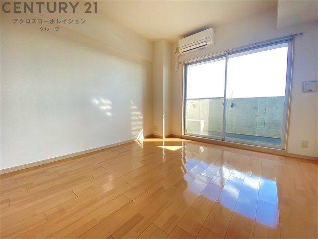 居室・リビング　エアコン付きで快適に過ごせます♪