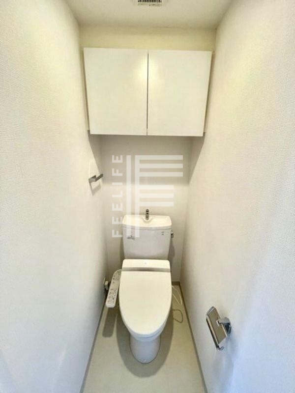 トイレ　別部屋の写真です、ご参考までに。