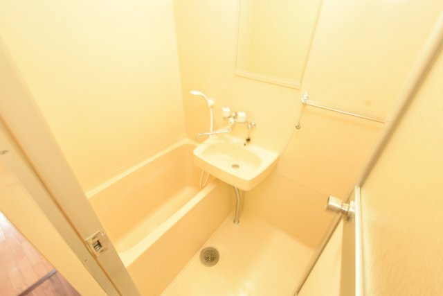 バス・シャワールーム　バストイレセパレートタイプでオススメ♪