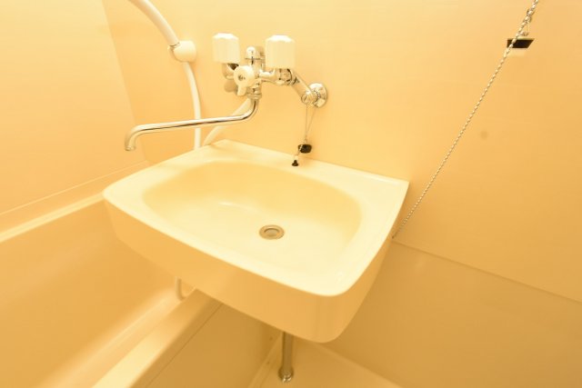 洗面設備　浴室内に洗面台があります♪