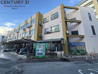 建物外観　敷地内に駐輪場があります♪