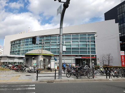 銀行　三菱UFJ銀行生野支店（銀行）まで588m