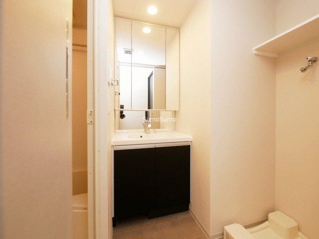 洗面設備　コンパクトで使いやすい洗面所