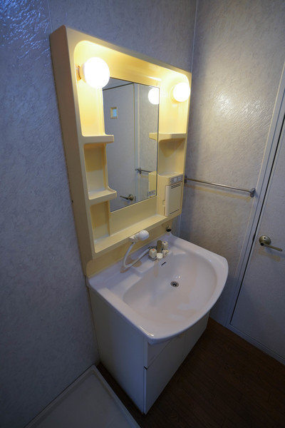 洗面設備　同じ建物の別の部屋