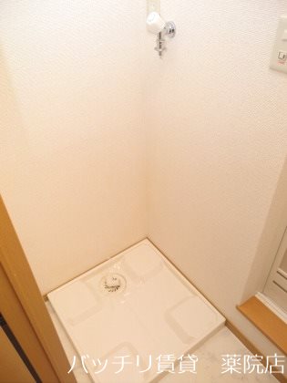洗面設備　※同型タイプの為、現状を優先いたします