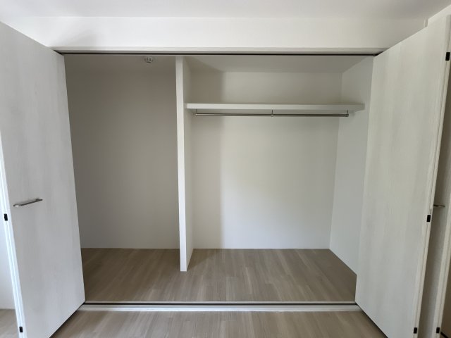 収納　※写真は別の部屋となります。