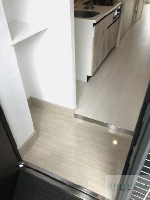 玄関　キッチン
