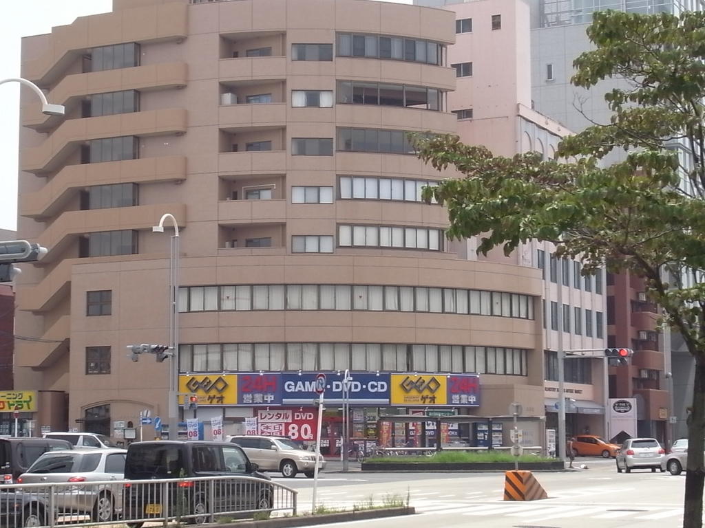 その他　ＧＥＯ （ゲオ） 吹上店 (レンタルビデオ)（その他）まで448m