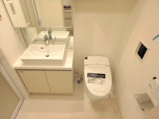 トイレ　清潔感のあるトイレです