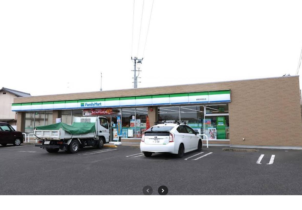 コンビニ　ファミリーマート新居浜垣生店（コンビニ）まで1000m