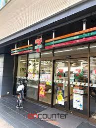 コンビニ　セブンイレブン赤坂8丁目店（コンビニ）まで330m