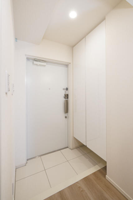 玄関　※写真は同タイプ住戸です。