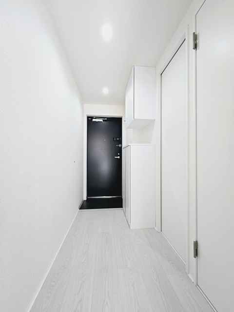 玄関　「b’CASA西大泉」