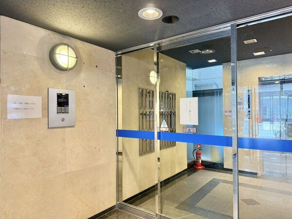 エントランス　名古屋で一番初期費用の安い賃貸専門の不動産会社です(^^)