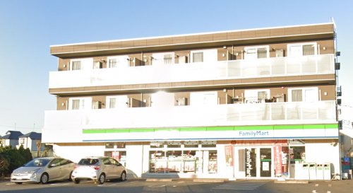 コンビニ　ファミリーマート 中山競馬場前店（コンビニ）まで999m