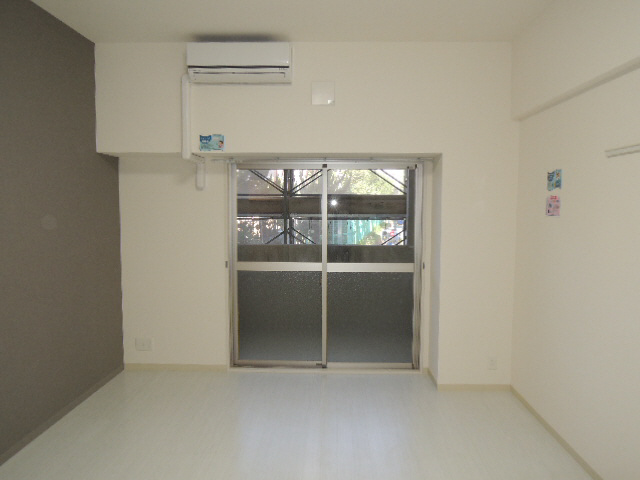 居室・リビング　写真は同マンションの別のお部屋のものです