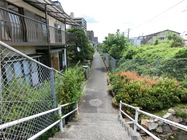 その他　見通しのいい静かな前面道路♪