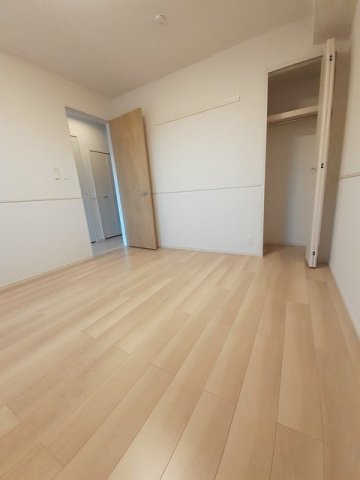その他部屋・スペース　風通しも良い寝室です☆収
