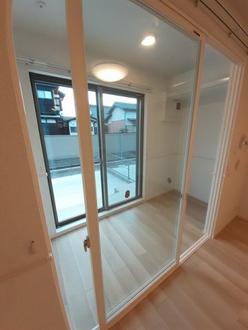 バルコニー　サンルーム付きのお部屋です☆