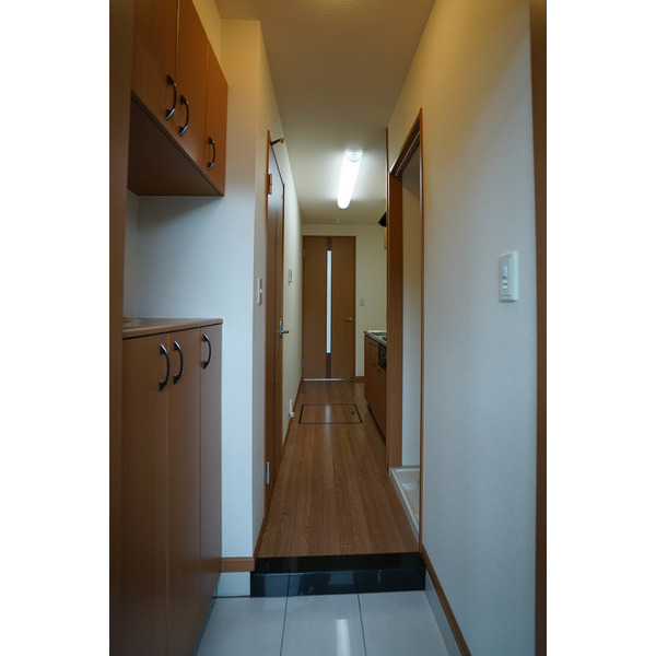 玄関　同じ建物の別のお部屋